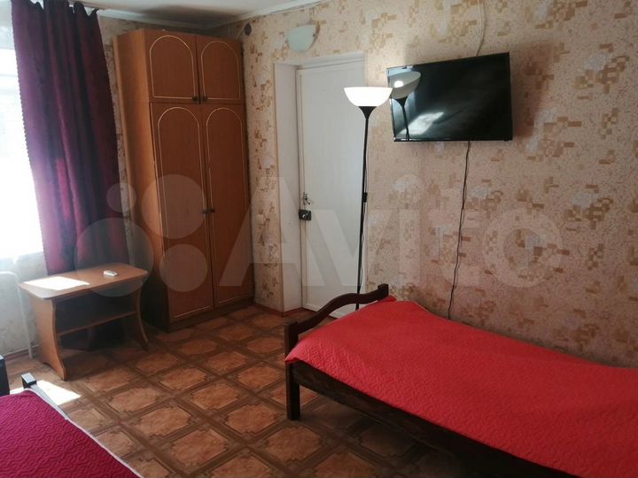 Комната 18 м² в 9-к., 2/3 эт.