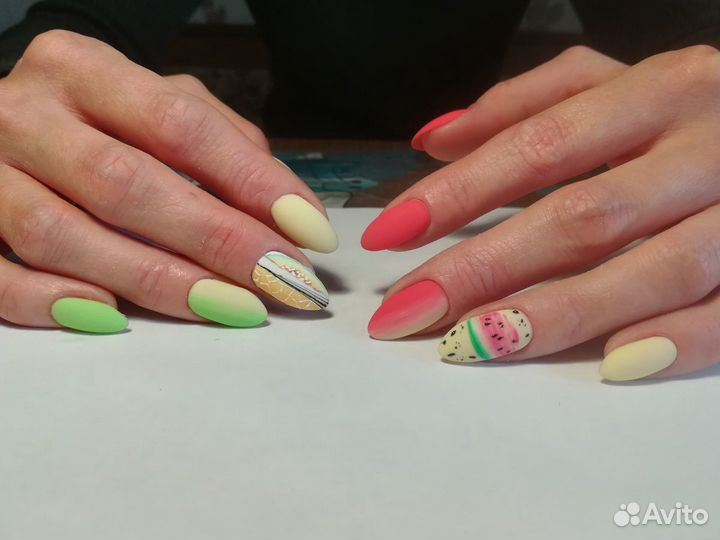 Маникюр, педикюр, наращивание ногтей