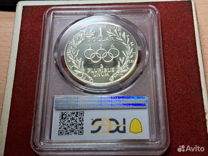 1 доллар США 1988 г., серебро, в слабе pcgs PR 69