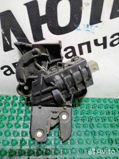 Замок крышки багажника Audi A6 C5