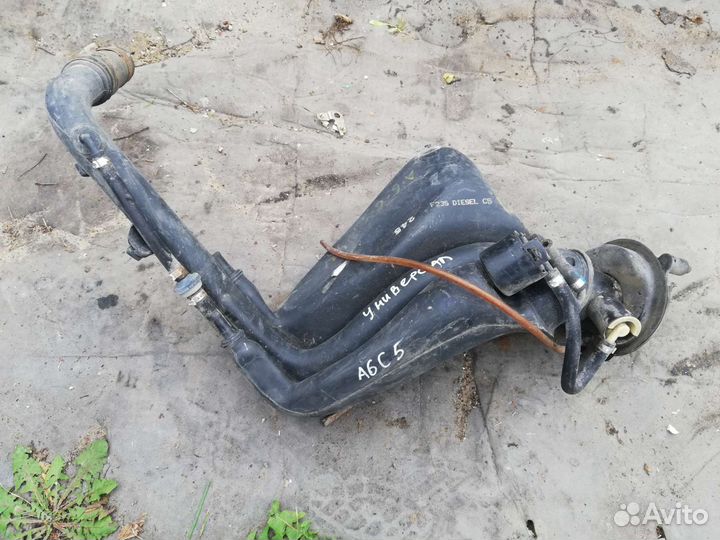 Заливная горловина бензобака Ауди А6 С5