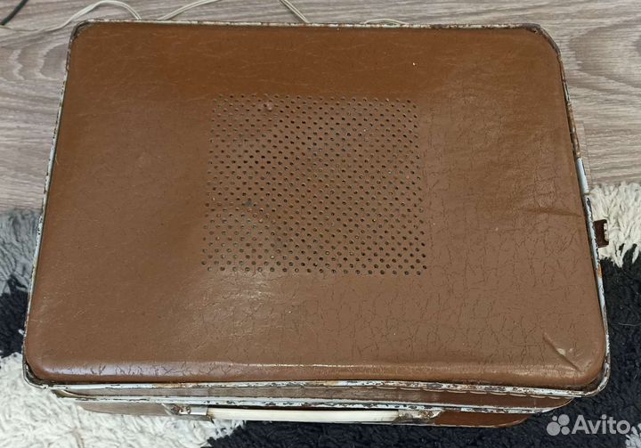 Проигрыватель винила Юность 301