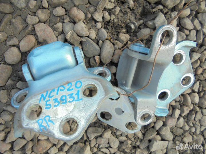 Петля 5 двери Toyota Funcargo NCP20 2NZ-FE 2002/9