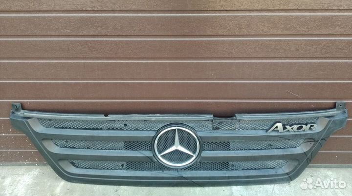 Решетка радиатора мерседес аксор