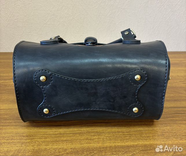 Небольшая дорожная сумка из натуральной кожи