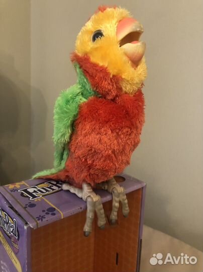 Попугай Full real от Hasboro