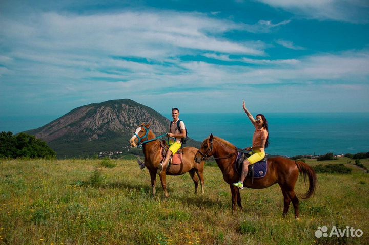 Конные прогулки к Бирюзовому озеру