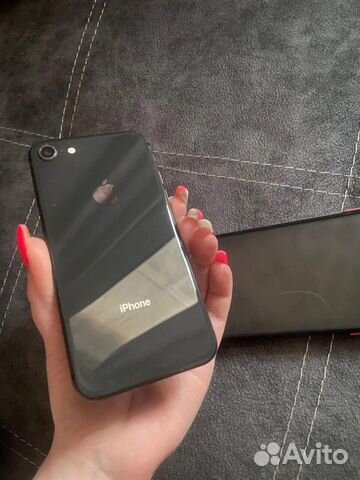 iPhone 8, 64 ГБ