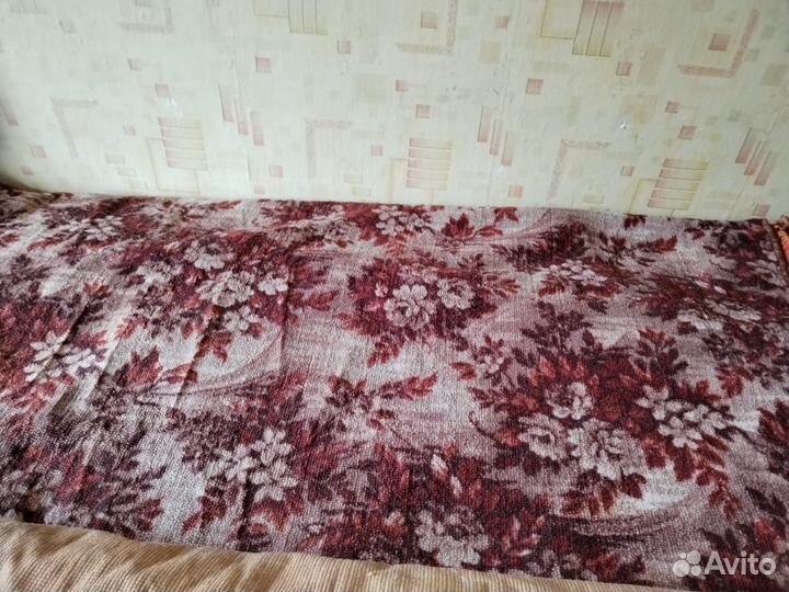 Продам ковер напольный