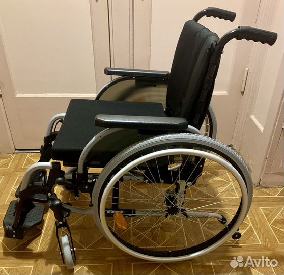 Коляска инвалидная комнатная