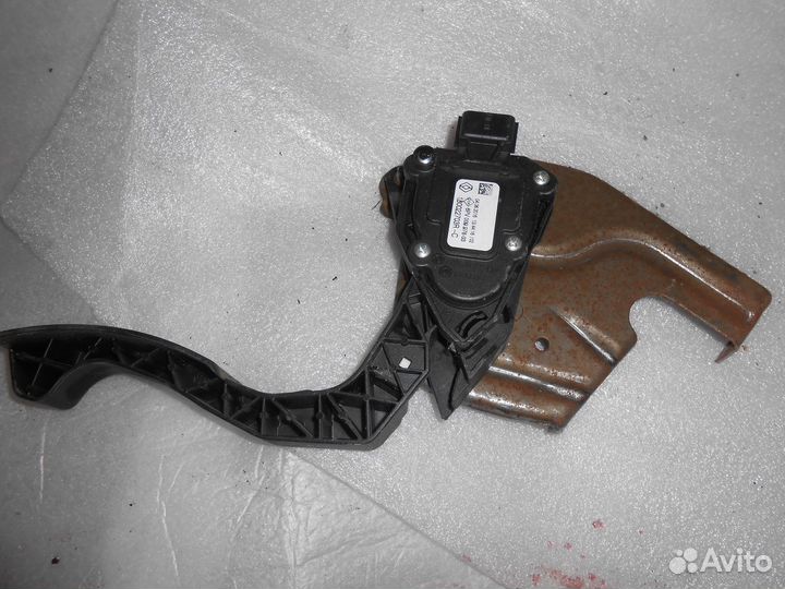 Педаль газа электронная рено,ларгус,альмера