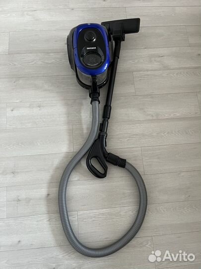 Пылесос samsung SC18M2110SB