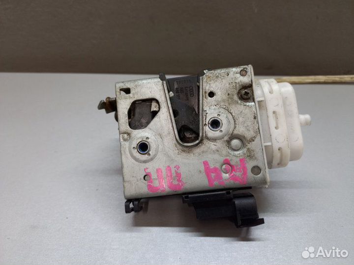 Замок двери передний правый Audi A4 В5 2008