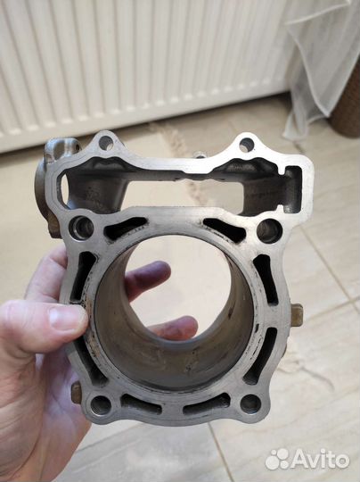 Цилиндр Yamaha yz250f 2001-2013 г. под ремонт