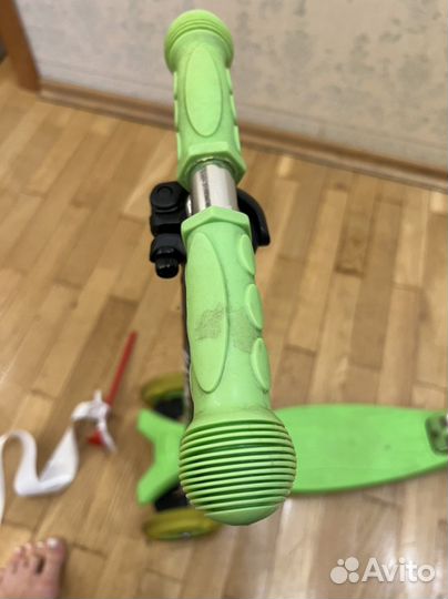 Самокат детский со светящимися колесами