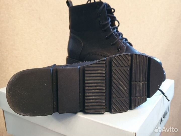 Ботинки демисезонные для девочки 35