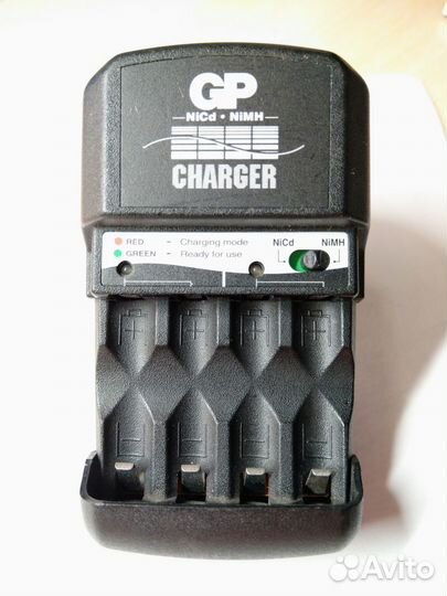 Зарядное устройство аа / ааа GP