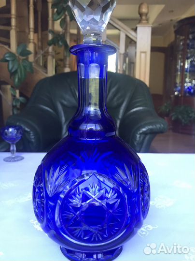 Графин кобальтовый хрустальный с рюмками и вазой