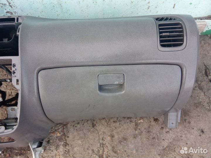 Торпедо Hyundai Accent 2 1.5 2006