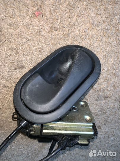 Замок двери левый