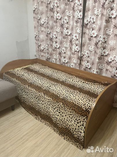 Шкаф стенка