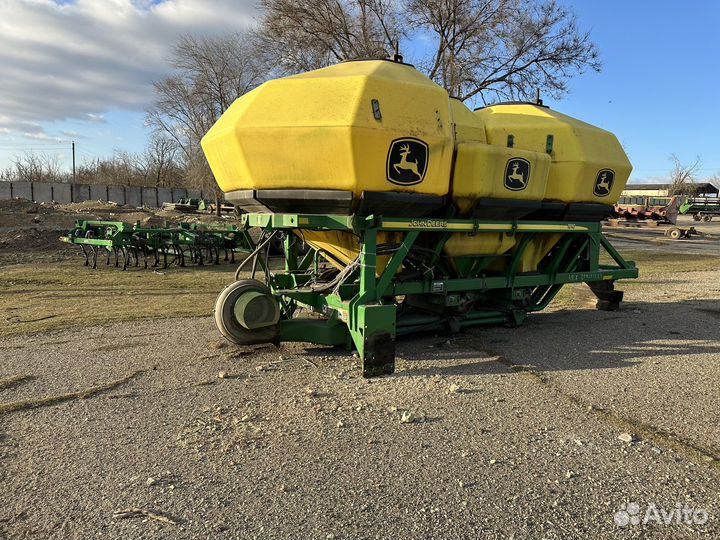 Бункер John Deere 1910, 2010