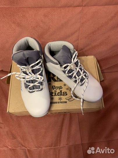 Лыжные ботинки