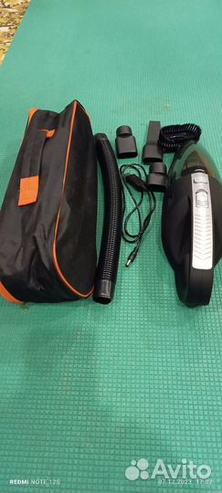 Автомобильный пылесос