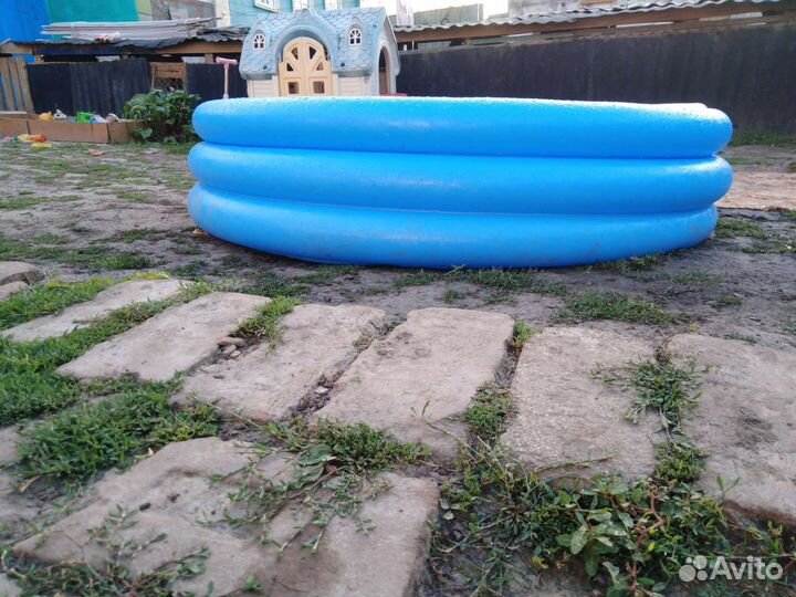 Надувной бассейн