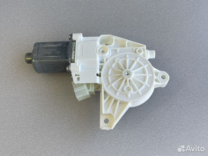 Моторчик стеклоподъемника передний Mercedes