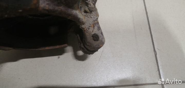 Кулак поворотный передний правый 100 C4 1991-1994