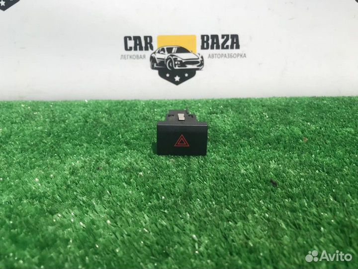 Кнопка аварийной сигнализации Volkswagen Polo