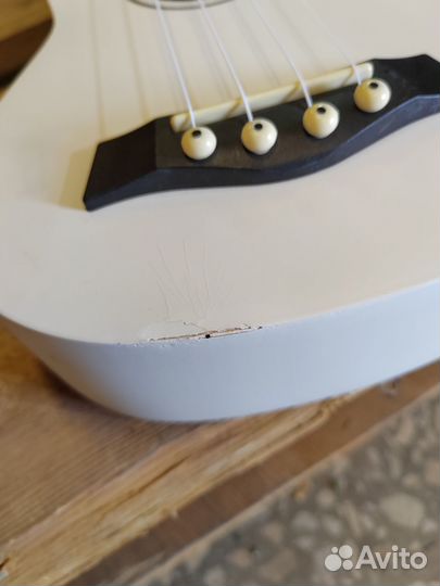 Укулеле белая дека 232