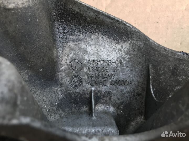 Кронштейн двигателя правый BMW 5 F10 535iX N55