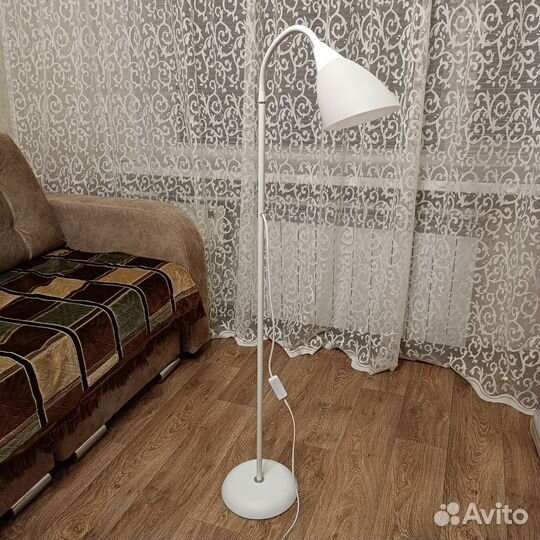 Светильник напольный