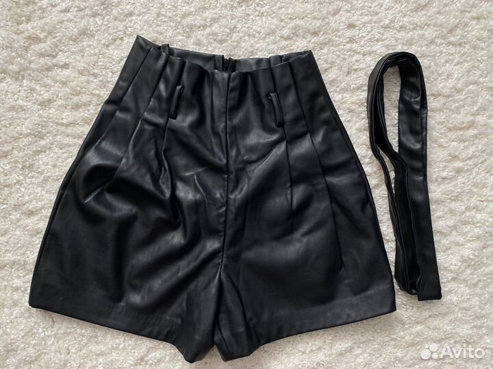 Кожаные шорты