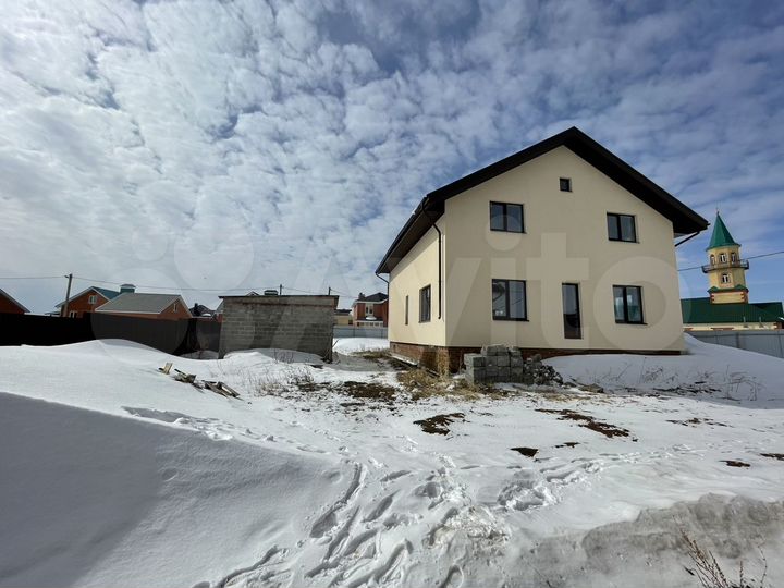 Коттедж 185 м² на участке 6 сот.