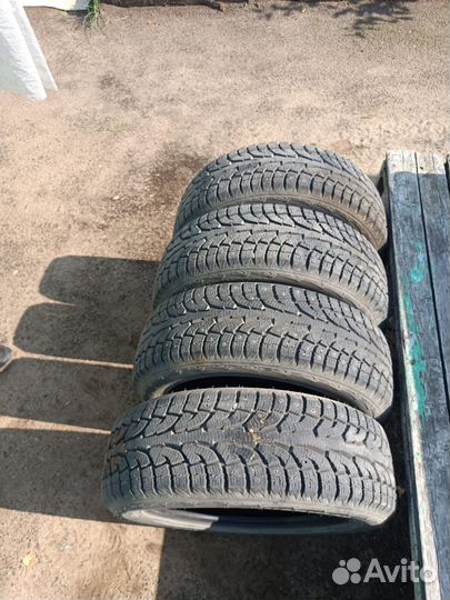 Hankook Winter I'Pike 215/60 R17