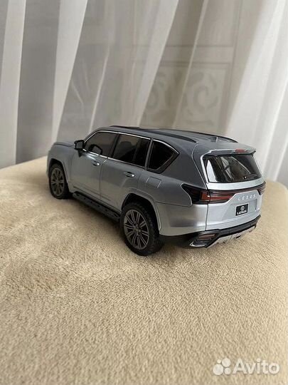 Lexus LX 600 игрушка/модель авто 1:24