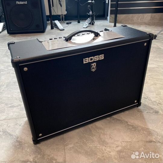 Гитарный комбоусилитель Boss Katana-100/212 MK2