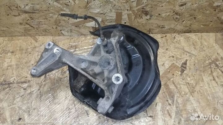 Кулак поворотный задний прав. VW Пассат В6