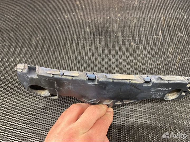 Крепление бампера переднее левое Mazda Mazda3 BL