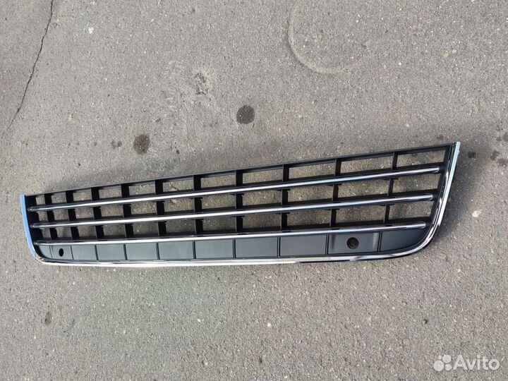 Решетка бампера Touareg 7P6853671
