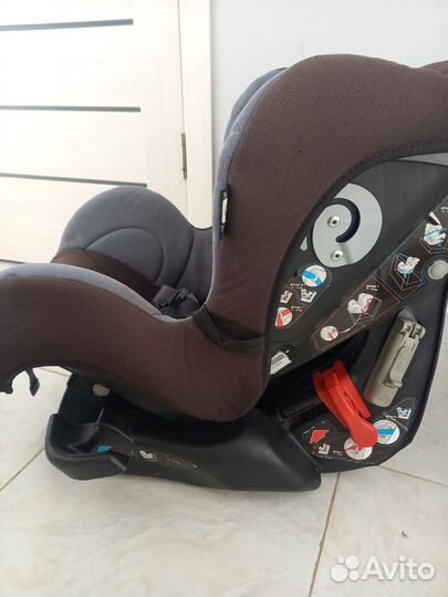 Автомобильное кресло