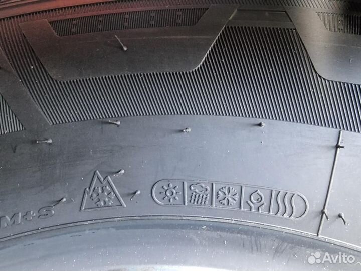 Hankook Vantra ST AS2 RA30 225/75 R16C 121R
