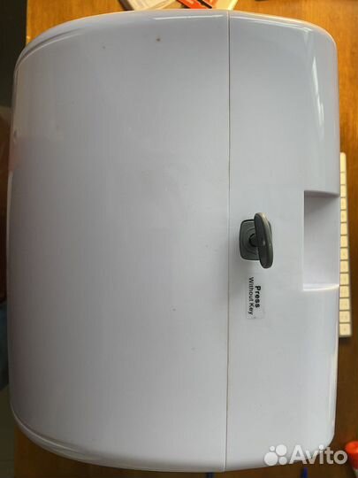 Диспенсер для бумажных полотенец