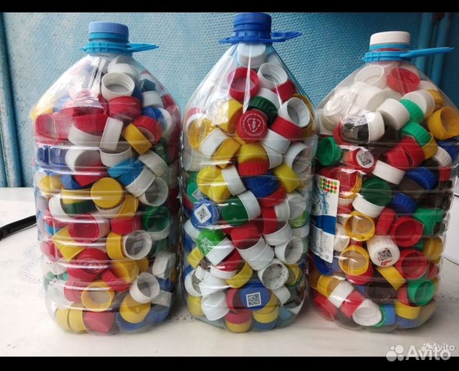 Крышки пластиковые.разные банка 5л