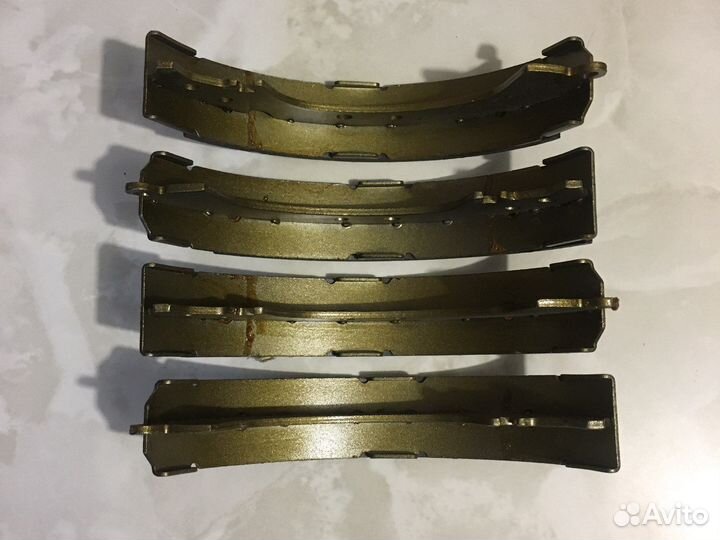 Колодки тормозные барабанные новые Toyota Camri