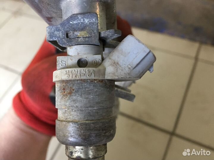 Форсунка топливная рампа Mitsubishi Colt Z30 1.3