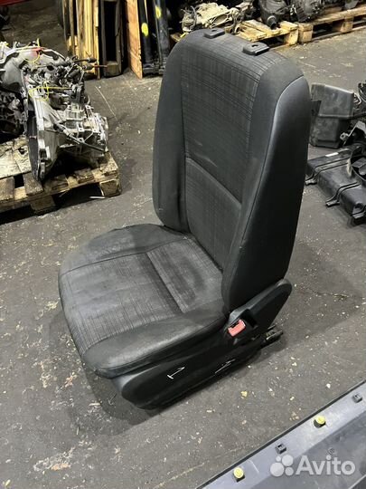 Сиденье одиночка пассажирское sprinter w906